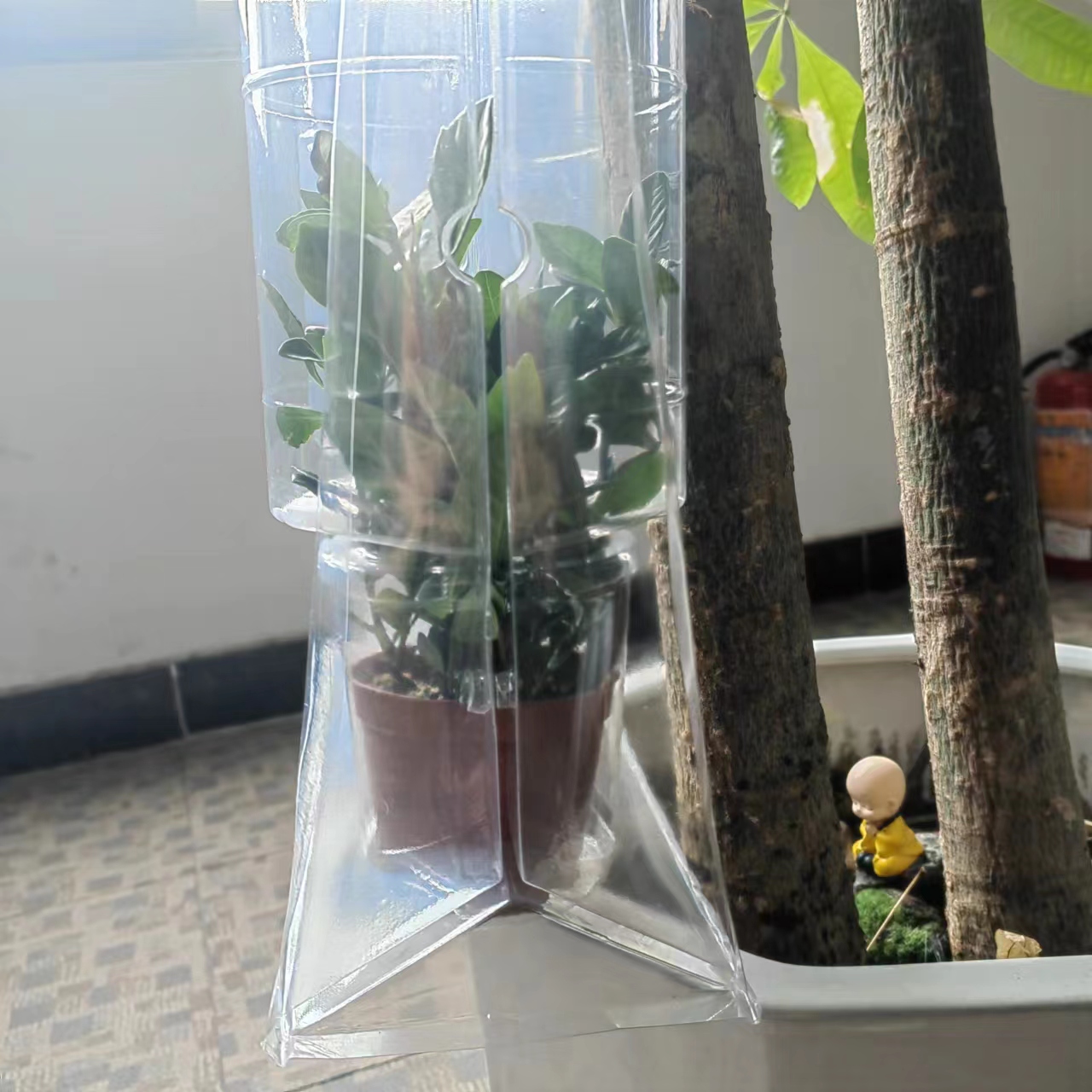 plants flower pots transport plastic packaging