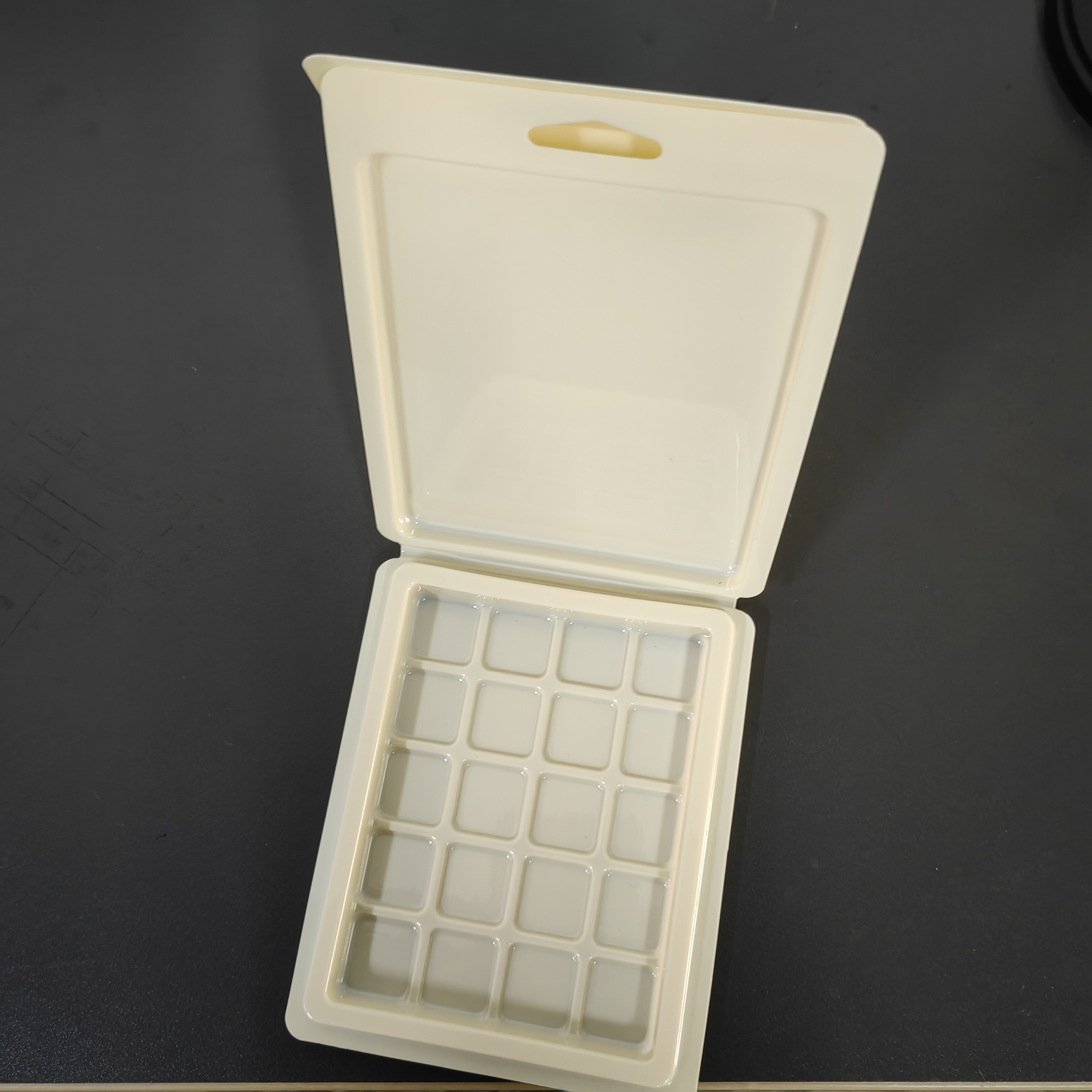 clamshell box packaging for wax melt