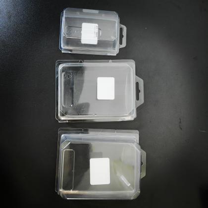 clamshell packaging